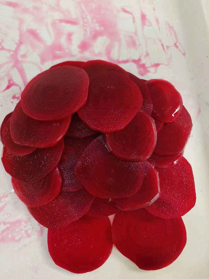 Canned red beets
