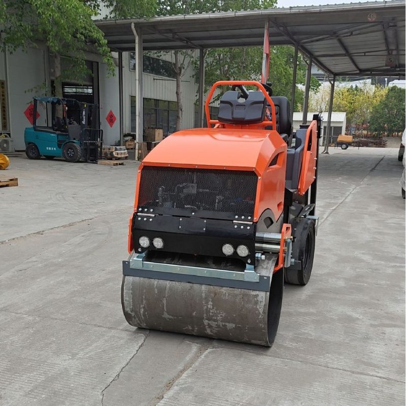 Ride-On Vibratory Roller 2.5T / 3T image 3