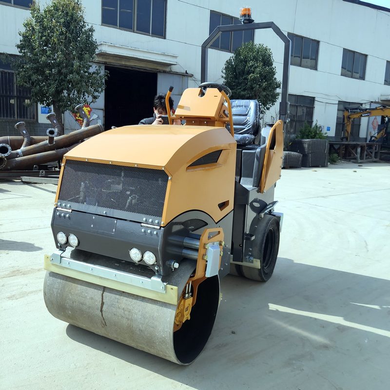 Ride-On Roller 2.5T image 3